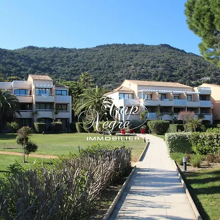 Classe 2 Etoiles Avec Terrasse A 50m De La De Pramousquier Le Rayol-Canadel-sur-Mer